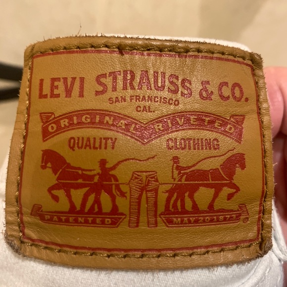 WOMEN’S WHITE LEVI LEVI’S  JEANS - Picture 4 of 6
